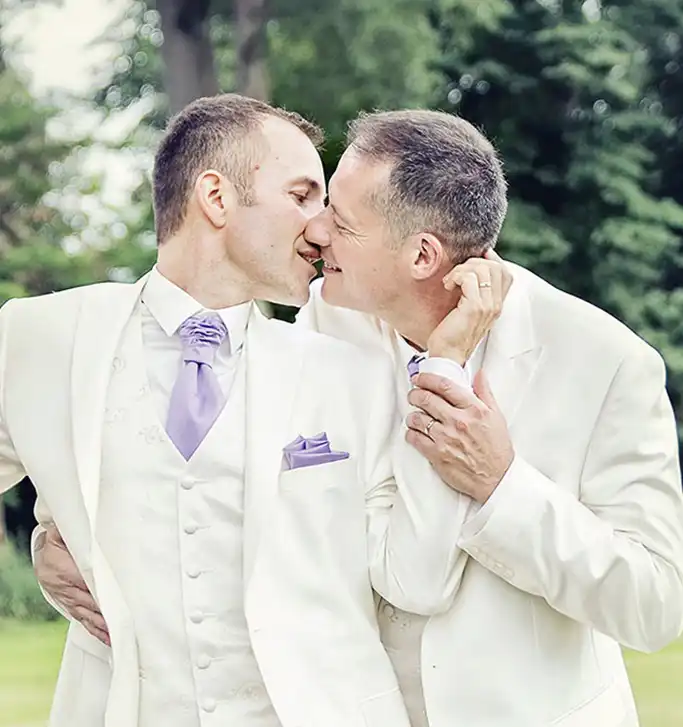 Photographe mariage inclusive LGBTQ pour un reportage moderne et naturel