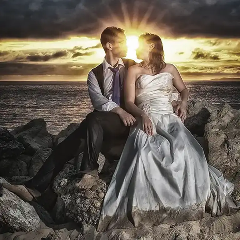 séance photo day after & trash the dress de mariage à l'océan, lieu insolite