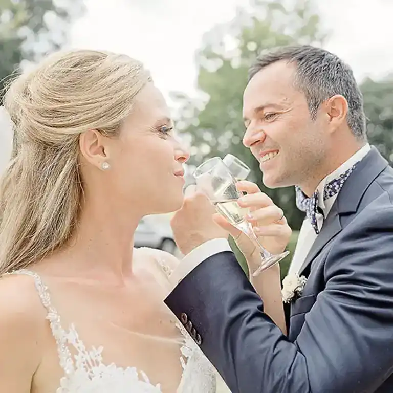 Photographe de mariage à Gaillac, du cocktail à la soirée, des images sensibles pour prolonger chaque instant.