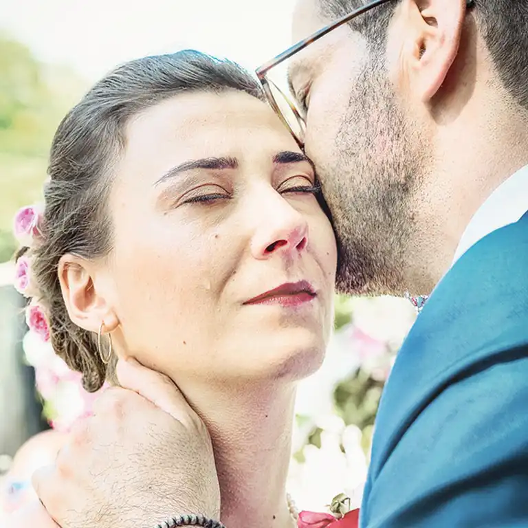 Reportage photo de mariage à Villefranche-de-Rouergue en Aveyron, capturant chaque instant avec précision